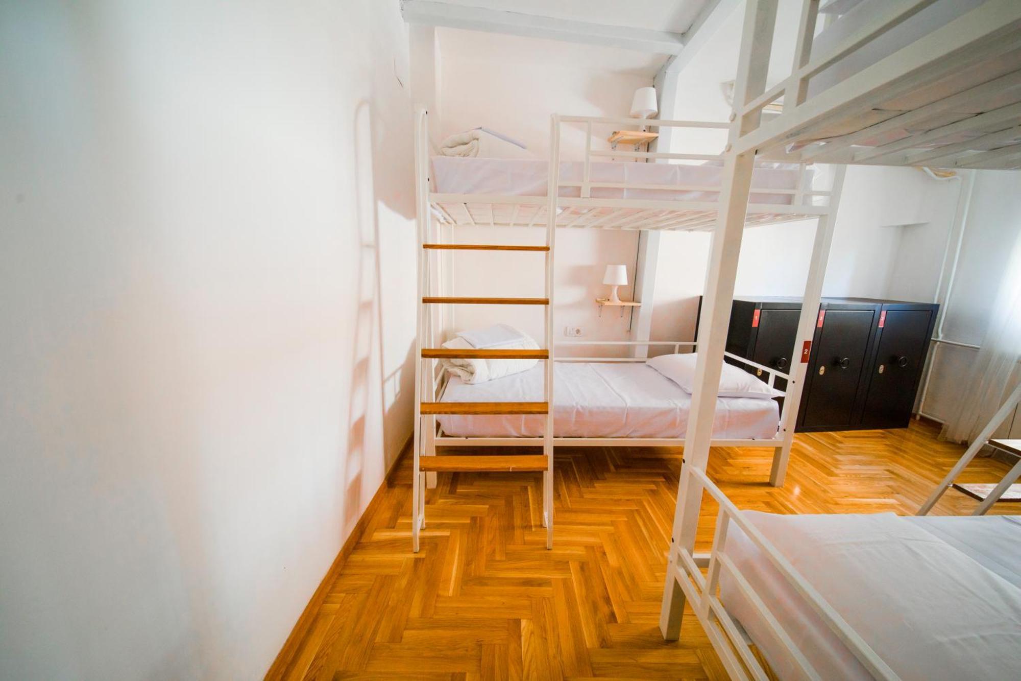 New Generation Hostel Belgrade Exterior photo