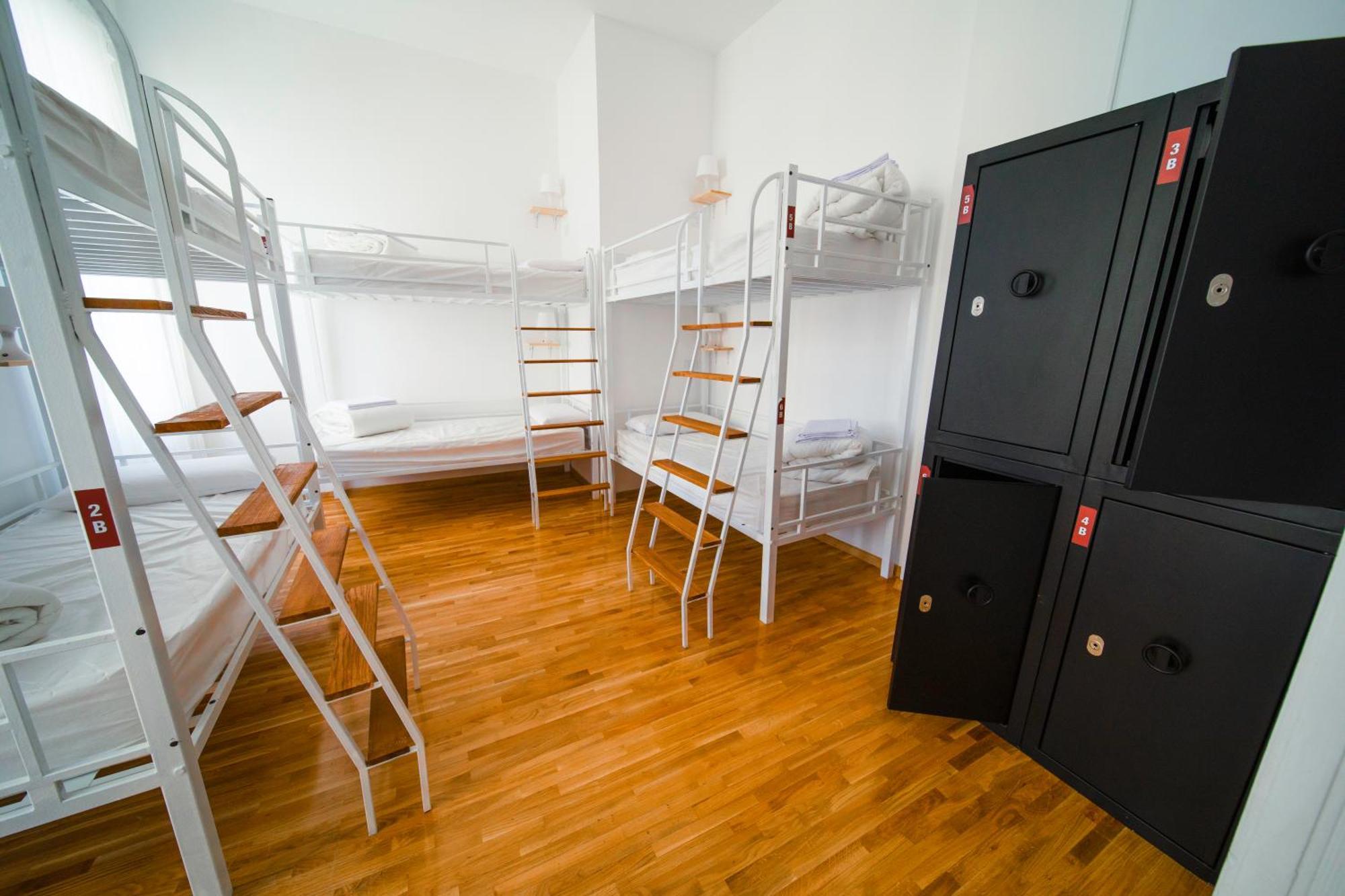 New Generation Hostel Belgrade Exterior photo