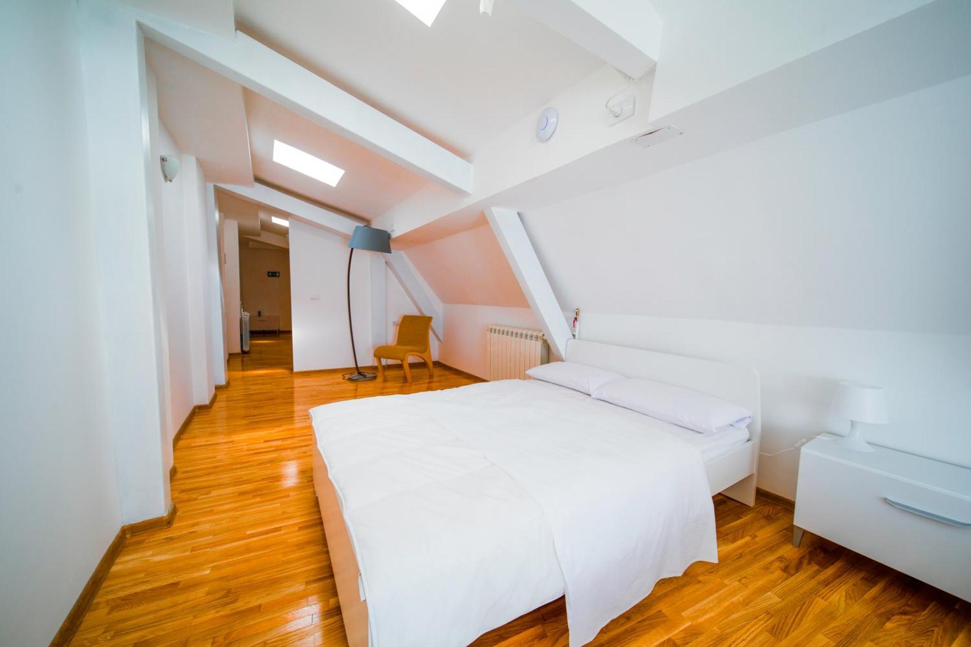 New Generation Hostel Belgrade Exterior photo