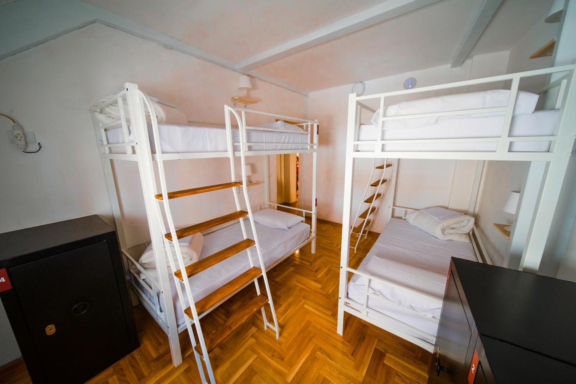 New Generation Hostel Belgrade Exterior photo